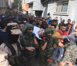  تشييع جثامين شهداء سرايا القدس وكتائب القسام في البريج ودير البلح والقرارة وخانيونس (37)
