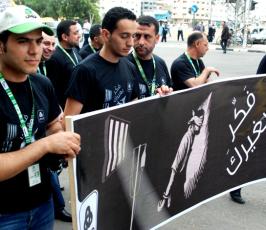 موظفوا جوال يتضامنون مع الاسرى المضربين بسجون الإحتلال