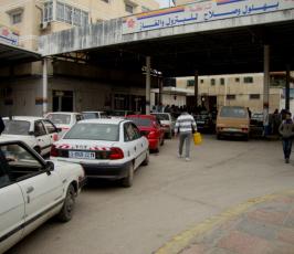 بالصور: هذا ما يجري في محطات الوقود بغزة!!
