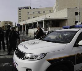 بالصور:الاحتلال بقمع مسيرة منددة باستمرار دخول المستوطنين للاقصى