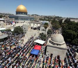 صلاة الجمعة في يوم القدس العالمي داخل باحات المسجد الأقصى المبارك