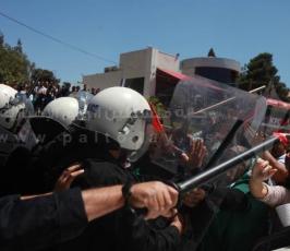 الشرطة الفلسطينية تقمع تظاهرة منددة بالعودة للمفاوضات في رام الله