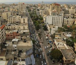 عودة الحياة الطبيعية في قطاع غزة بعد قرار منع التجول الكامل يومي الجمعة والسبت للحد من انتشار فيروس كورونا (2)