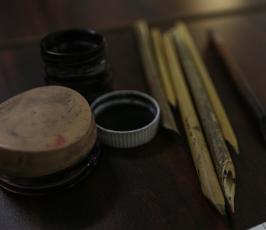 سحر الحصري أول فتاة في قطاع غزة تتقن الخط الكوفي بشقيه المربع والفاطمي (1)