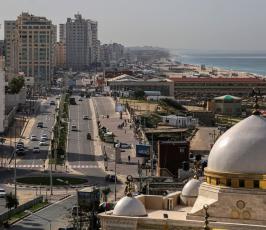 عودة الحياة الطبيعية في قطاع غزة بعد قرار منع التجول الكامل يومي الجمعة والسبت للحد من انتشار فيروس كورونا (11)