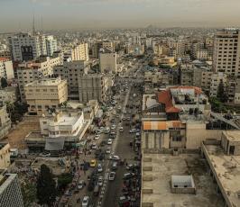 عودة الحياة الطبيعية في قطاع غزة بعد قرار منع التجول الكامل يومي الجمعة والسبت للحد من انتشار فيروس كورونا (1)
