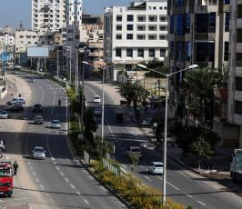 عودة الحياة الطبيعية في قطاع غزة بعد قرار منع التجول الكامل يومي الجمعة والسبت للحد من انتشار فيروس كورونا (9)