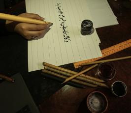 سحر الحصري أول فتاة في قطاع غزة تتقن الخط الكوفي بشقيه المربع والفاطمي (24)