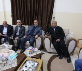 وفد من قيادة حماس برئاسة رئيسها في غزة يحيى السنوار يزور القيادي نزار عوض الله (4)
