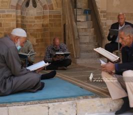 جلسات القرآن الكريم من المسجد العمرى الكبير بغزة فى اول يوم من شهر رمضان الكريم (9)