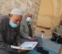 جلسات القرآن الكريم من المسجد العمرى الكبير بغزة فى اول يوم من شهر رمضان الكريم (4)