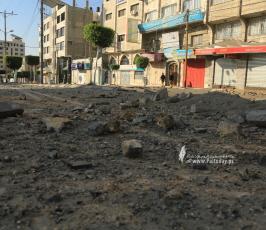 آثار الدمار الذي لحق بمفترق السرايا منتصف مدينة غزة (11)
