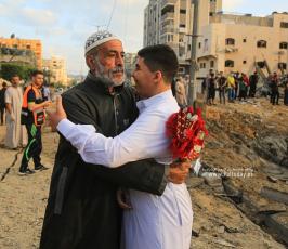 صلاة العيد بجوار ركام المنازل  (11)