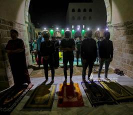  إحياء ليلة السابع والعشرين من رمضان في المسجد العمري الكبير في غزة (1)