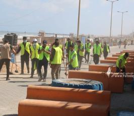 حملة لتنظيف شارع الرشيد غرب مدينة غزة (4)
