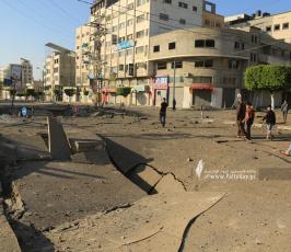 آثار الدمار الذي لحق بمفترق السرايا منتصف مدينة غزة (7)