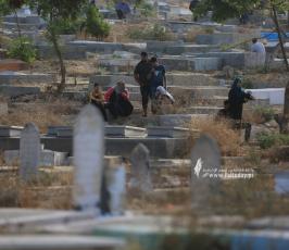مقابر وجهة الغزيين في عيد الفطر.. وحزن على شهداء العدوان (2)