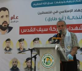 نافذ عزام (1)