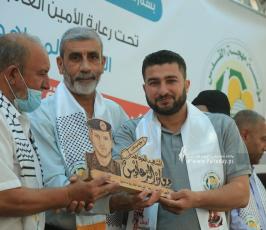 تكريم عوائل شهداء معركة سيف القدس (53)