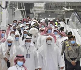 كسوة الكعبة المشرفة بأخرى جديدة (7)
