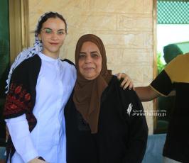 بالصورالطالبة منة الله مشعل حسن البطة الأولى على مستوى فلسطين القسم الأدبي بمعدل 99.7 %  من غزة (8)