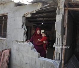 أضرارًا كبيرة في منازل وممتلكات المواطنين جراء القصف الإسرائيلي الليلة  (15)