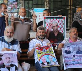 اعتصام اهالى الأسرى الأسبوعي أمام مقر الصليب الأحمر بغزة (9)