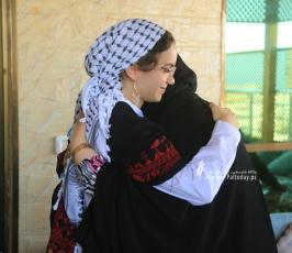 بالصورالطالبة منة الله مشعل حسن البطة الأولى على مستوى فلسطين القسم الأدبي بمعدل 99.7 %  من غزة (2)