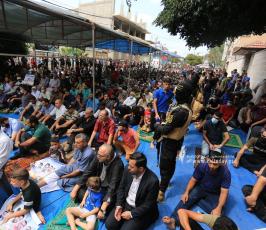 صلاة الجمعة أمام مقر الصليب الأحمر بغزة نصرة للأسرى  (12)