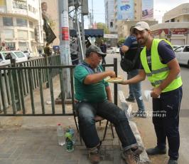  توزع الحلوى ابتهاجاً بانتزاع 6 اسرى من جلبوع لحريتهم  (11)