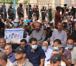 صلاة الجمعة أمام مقر الصليب الأحمر بغزة نصرة للأسرى  (15)