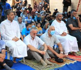 صلاة الجمعة امام مقر الصليب الاحمر بغزة تضامنا مع الاسرى (5)