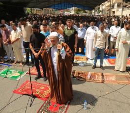 صلاة الجمعة أمام مقر الصليب الأحمر  تضامنًا مع الأسرى (37)