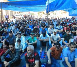  صلاة الجمعة أمام الصليب الاحمر بغزة نصرة لـ أسرى الجهاد المضربين عن الطعام  (12)