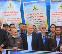 وقفة فصائلية واللجنة المشتركة للاجئين أمام البوابة الغربية للوكالة بغزة (7)