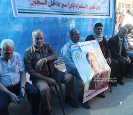 خيمة الاضراب التي تقيمها لجنة الاسرى لليوم الثاني على التوالي امام مقر الصليب  (7)