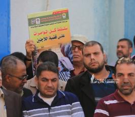 وقفة فصائلية واللجنة المشتركة للاجئين أمام البوابة الغربية للوكالة بغزة (9)