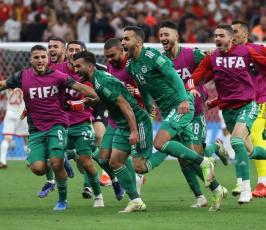 الجزائر تتوج بكأس العرب لكرة القدم (4)
