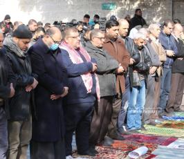 صلاة الجمعة أمام مقر الصليب الأحمر نصرة للأسرى (11)