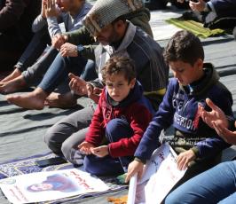 صلاة الجمعة أمام مقر الصليب الأحمر نصرة للأسرى (12)
