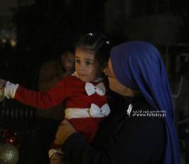 اضاءة شجرة عيد الميلاد (8)