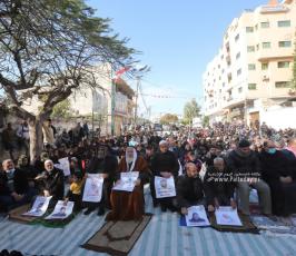 صلاة الجمعة أمام مقر الصليب الأحمر نصرة للأسرى (14)