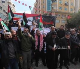 صلاة الجمعة أمام مقر الصليب الأحمر نصرة للأسرى (20)