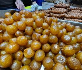 العوامة .. الحلوى الدافئة التي تُرافق شتاء الغزيين (7)