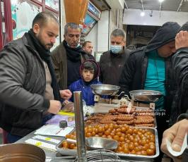  العوامة .. الحلوى الدافئة التي تُرافق شتاء الغزيين (8)
