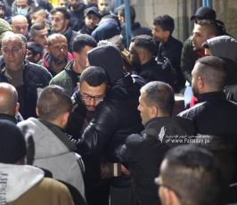 الشهيد محمد ابوصلاح (17عاماً) خلال نقله الى مستشفى جنين الحكومي (4)