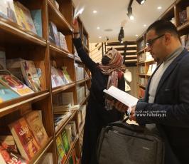  مكتبة سمير منصور أحد أكبر المكتبات في قطاع غزة (16)