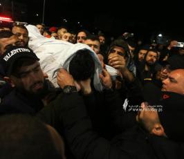 الشهيد محمد ابوصلاح (17عاماً) خلال نقله الى مستشفى جنين الحكومي (1)