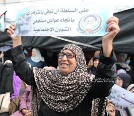 غزة وقفة احتجاجية للهيئة الوطنية العليا للمطالبة بحقوق فقراء ومنتفعي الشؤون أمام مقر undp (9)