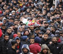 جثمان الشهيد علاء شحام لمثواه الأخير في مخيم قلنديا شمال القدس (11)